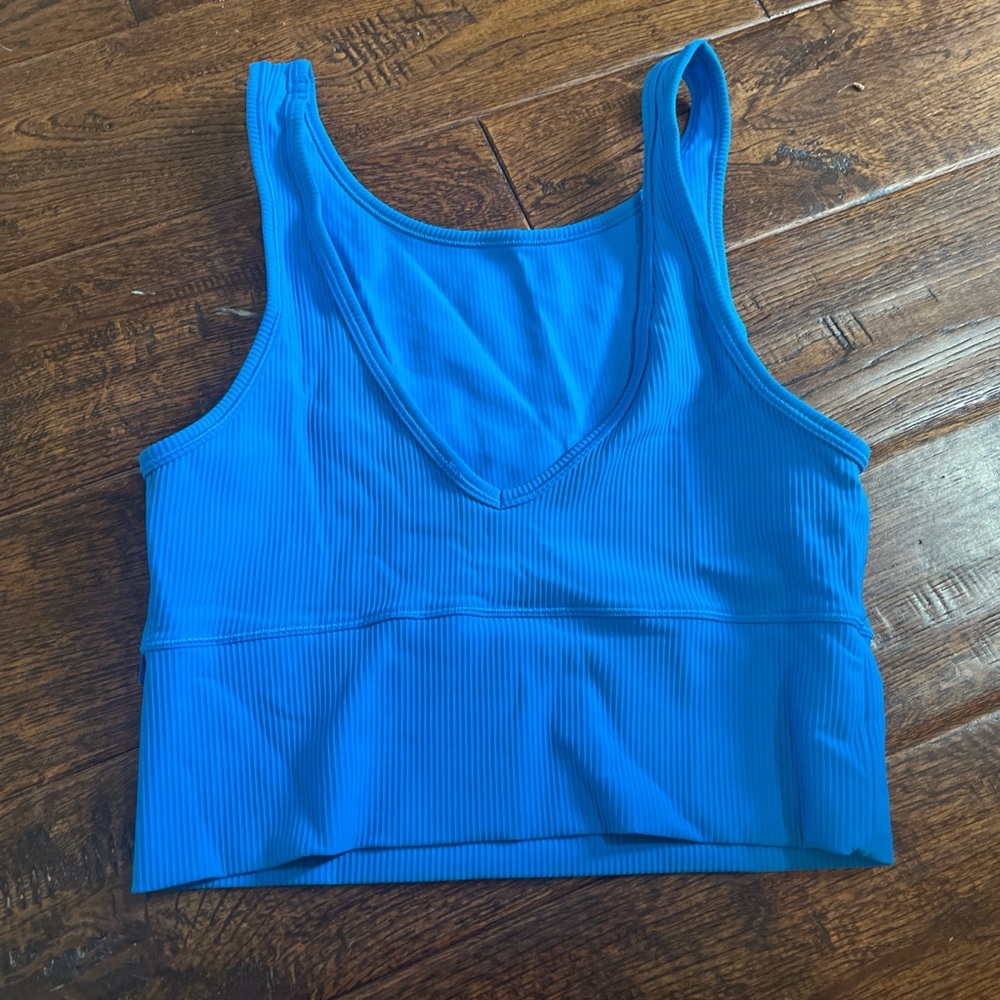 blue lululemon crop tank